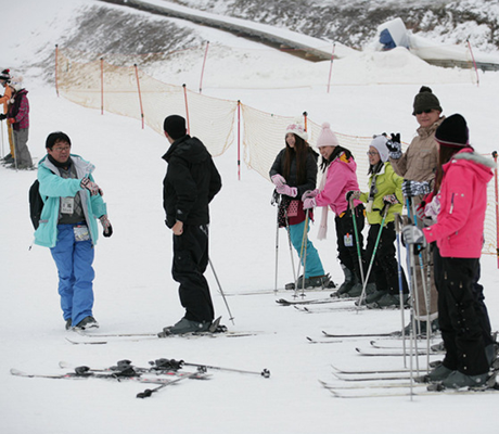 2016韓國芝山森林滑雪場滑雪一日遊,芝山滑雪場費用2016,韓國滑雪芝山一日團2016